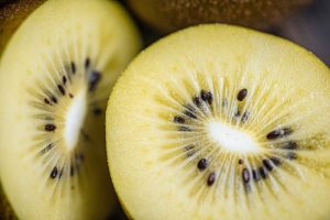 Golden kiwi calories 100g